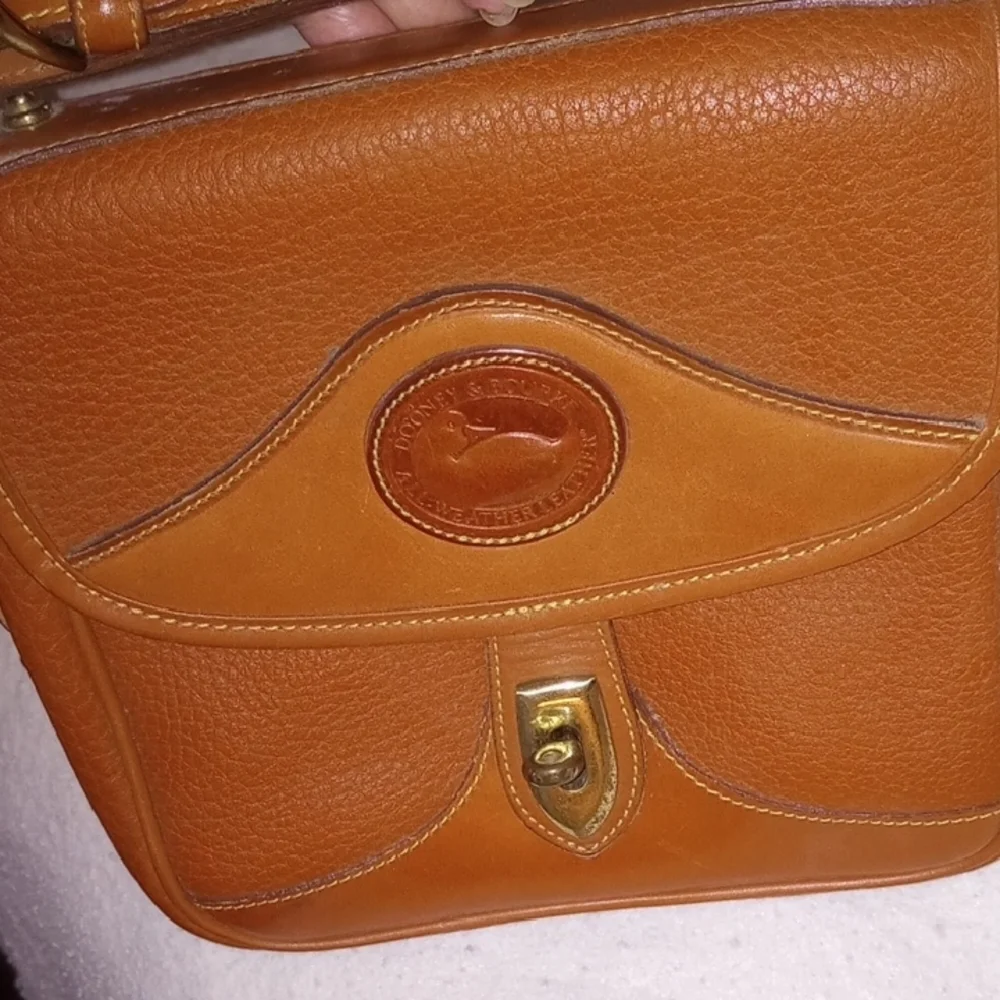 Dooney & Bourke Tan Leather Crossbody Bag with Adjustable Strap - Picture 3 of 4